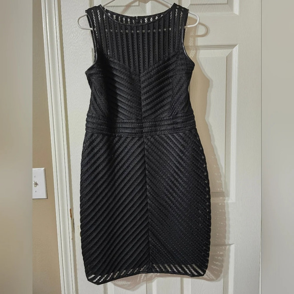 LRL Textured Chevron Scuba Sheath Dress, Vegan Leather Trim, Cage Neck, EUC! - Picture 2 of 14